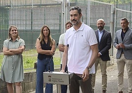 Raúl Entrerríos, el pasado mes de junio, cuando participó con su familia en el acto de designación del Pabellón Hermanos Entrerríos