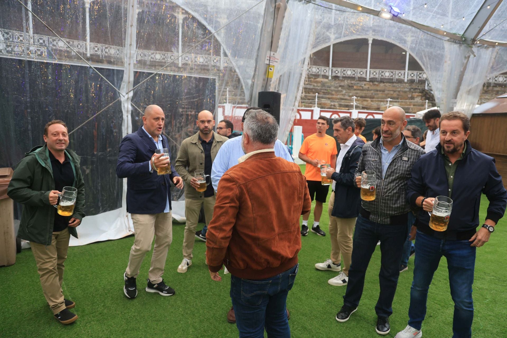 Cerveza, comida y mucha fiesta en el Oktoberfest de Gijón