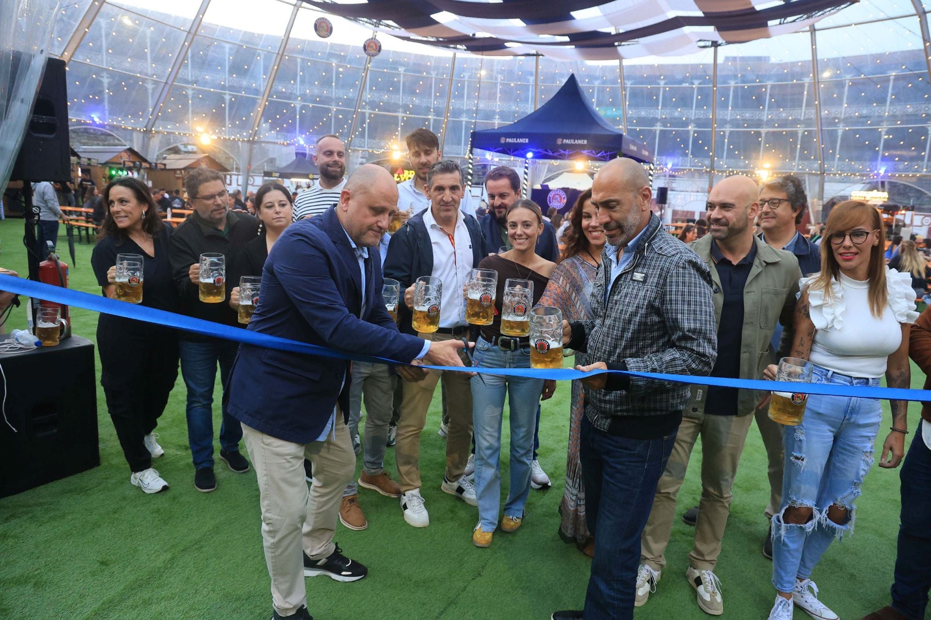 Cerveza, comida y mucha fiesta en el Oktoberfest de Gijón