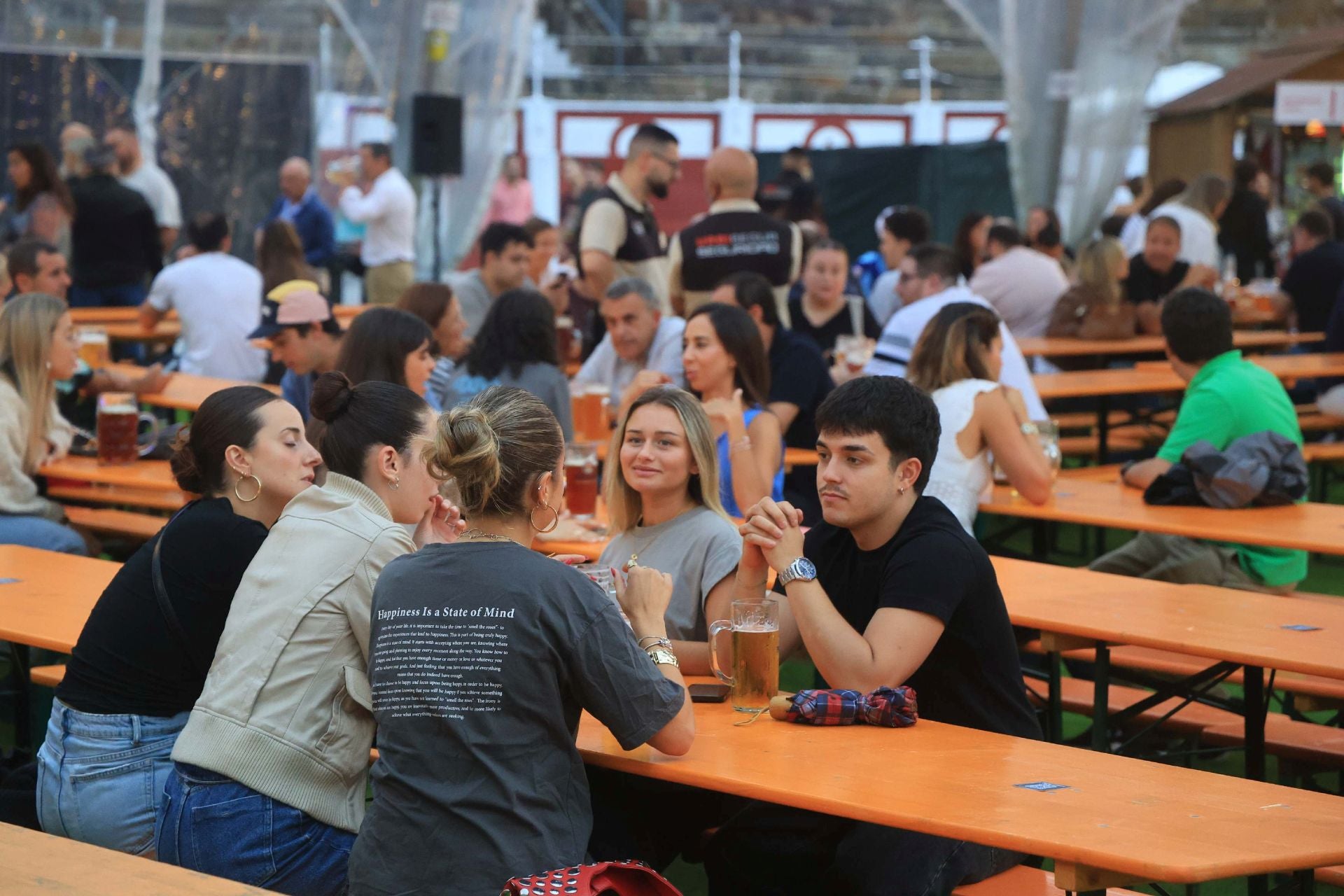 Cerveza, comida y mucha fiesta en el Oktoberfest de Gijón