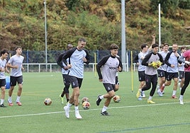 Borja Granero y Guzmán, en primer término, dos de los últimos tres fichajes del mercado de verano, en La Toba.