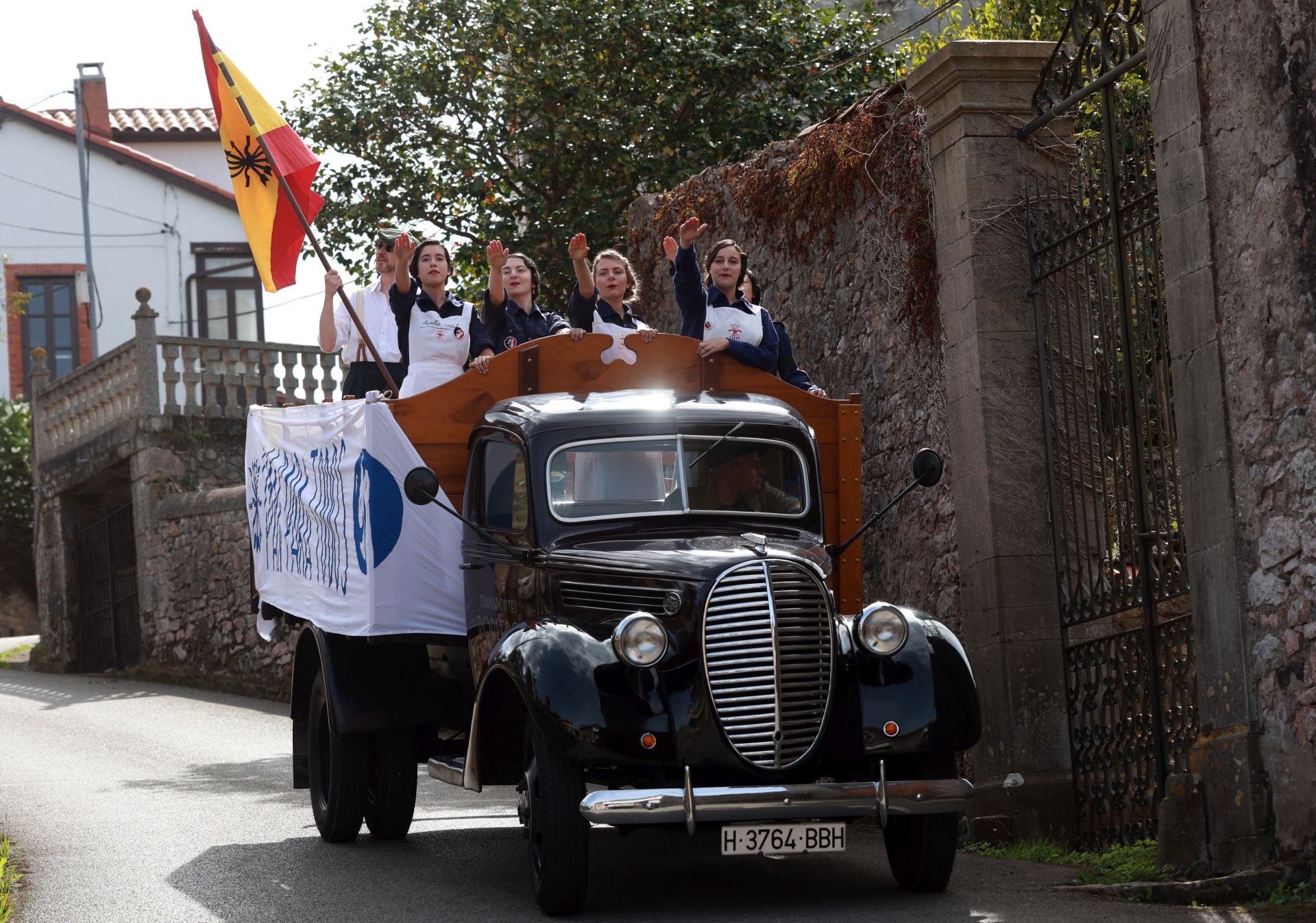 Candamo vuelve a 1936: la recreación histórica de los combates de la Guerra Civil, en fotos