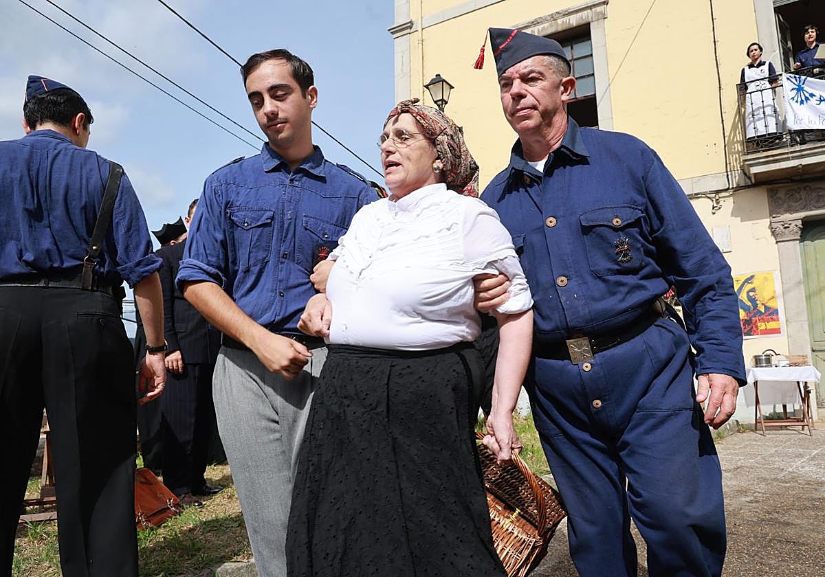 Candamo vuelve a 1936: la recreación histórica de los combates de la Guerra Civil, en fotos