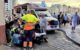 La mujer fue atendida por los servicios de emergencia.
