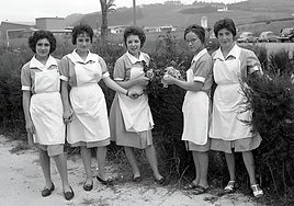 Un grupo de trabajadoras de la ciudad de vacaciones.