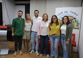 Delia Losa y Andrea Solís, en el centro.