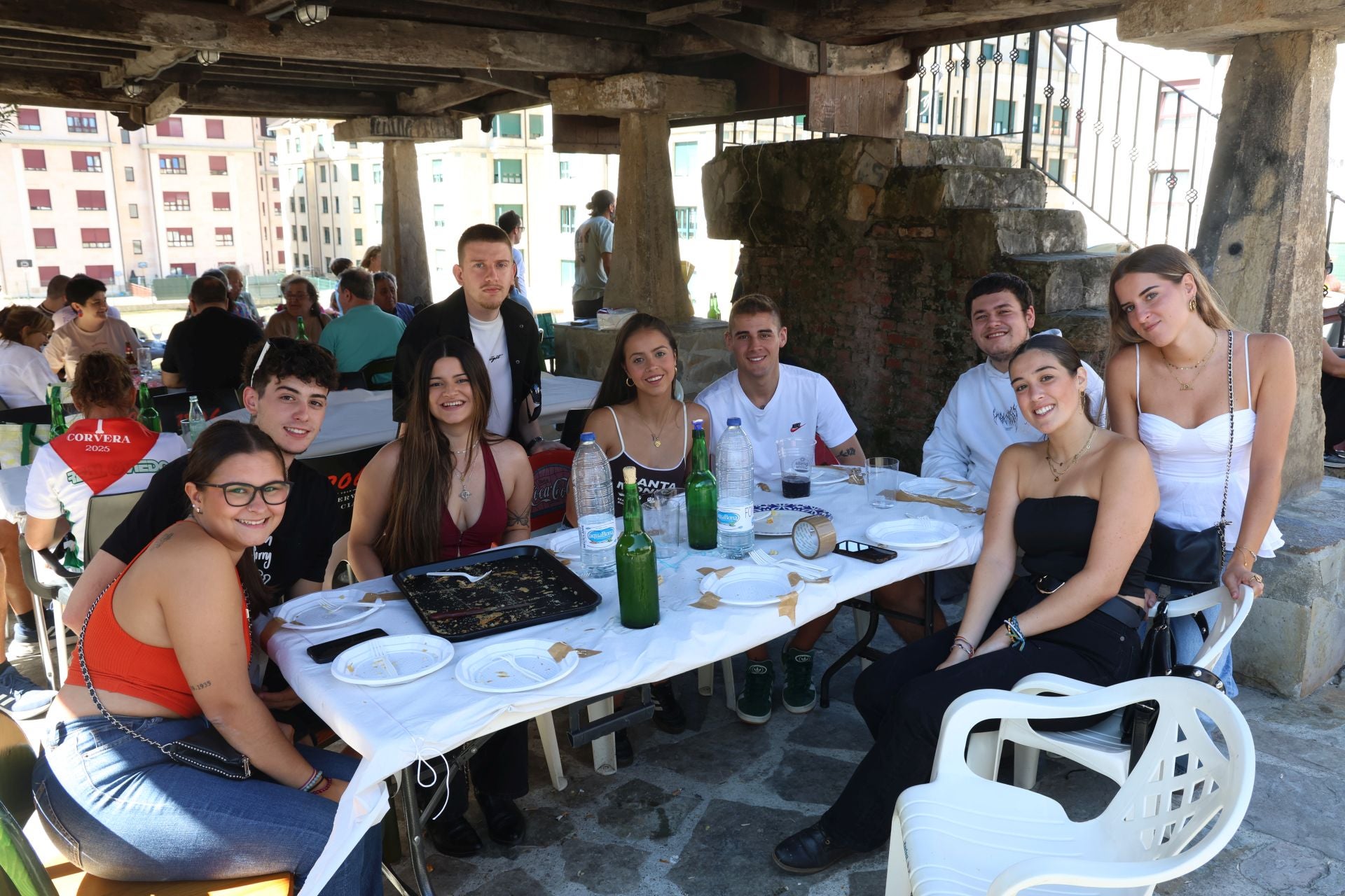 3.700 personas salen a las calles de Corvera para despedir las fiestas