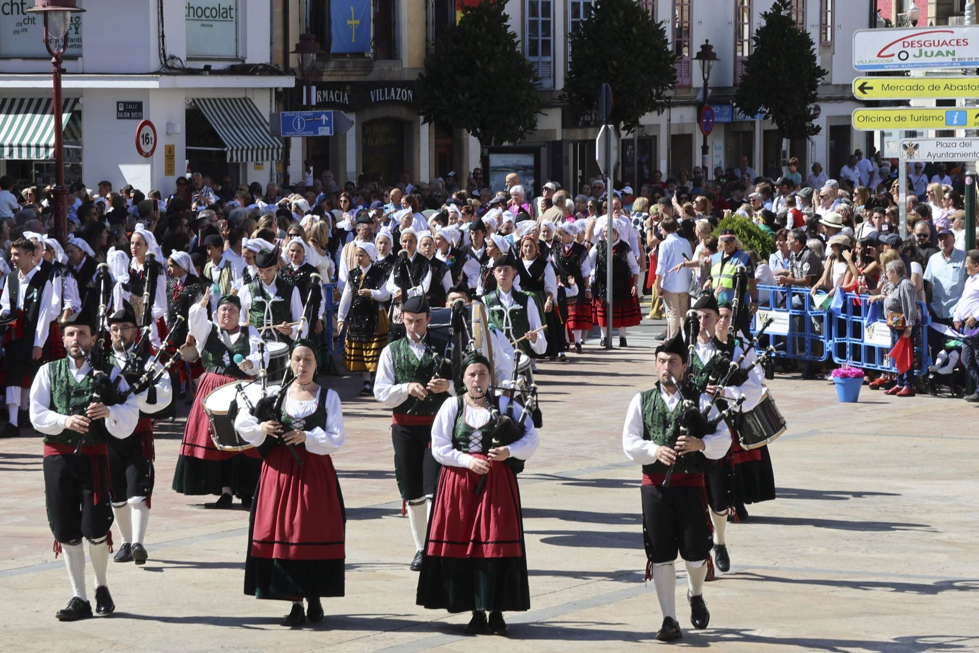 Villaviciosa celebra por todo lo alto el día grande de sus fiestas