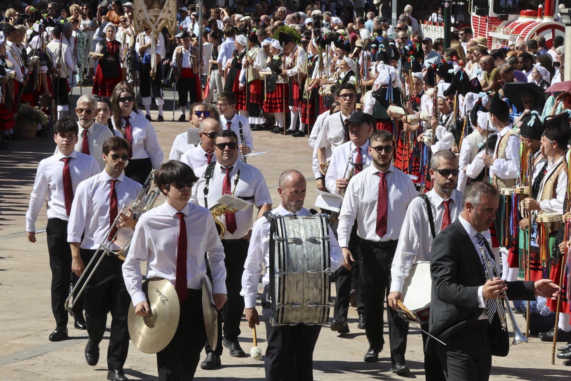 Villaviciosa celebra por todo lo alto el día grande de sus fiestas