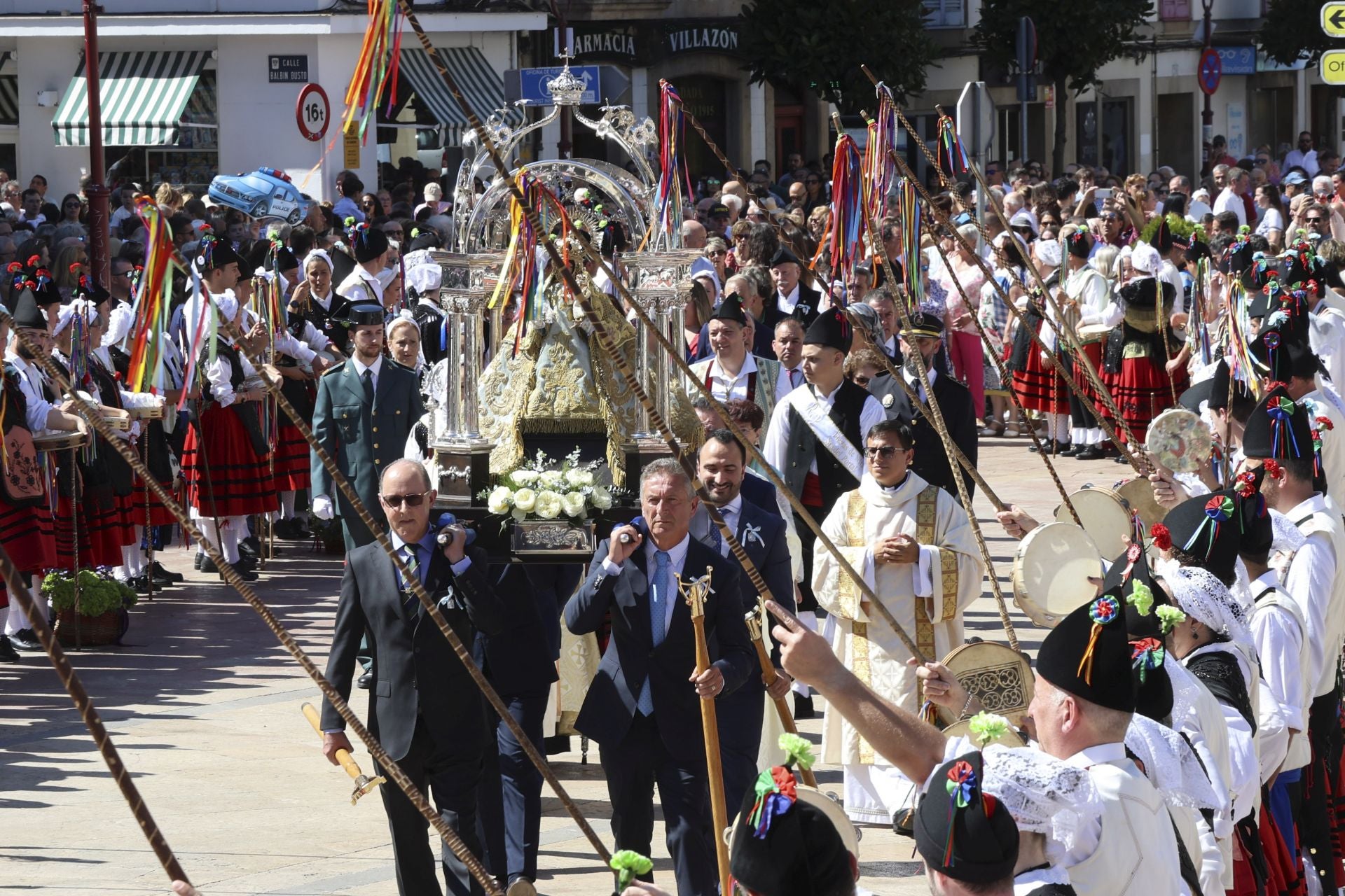 Villaviciosa celebra por todo lo alto el día grande de sus fiestas