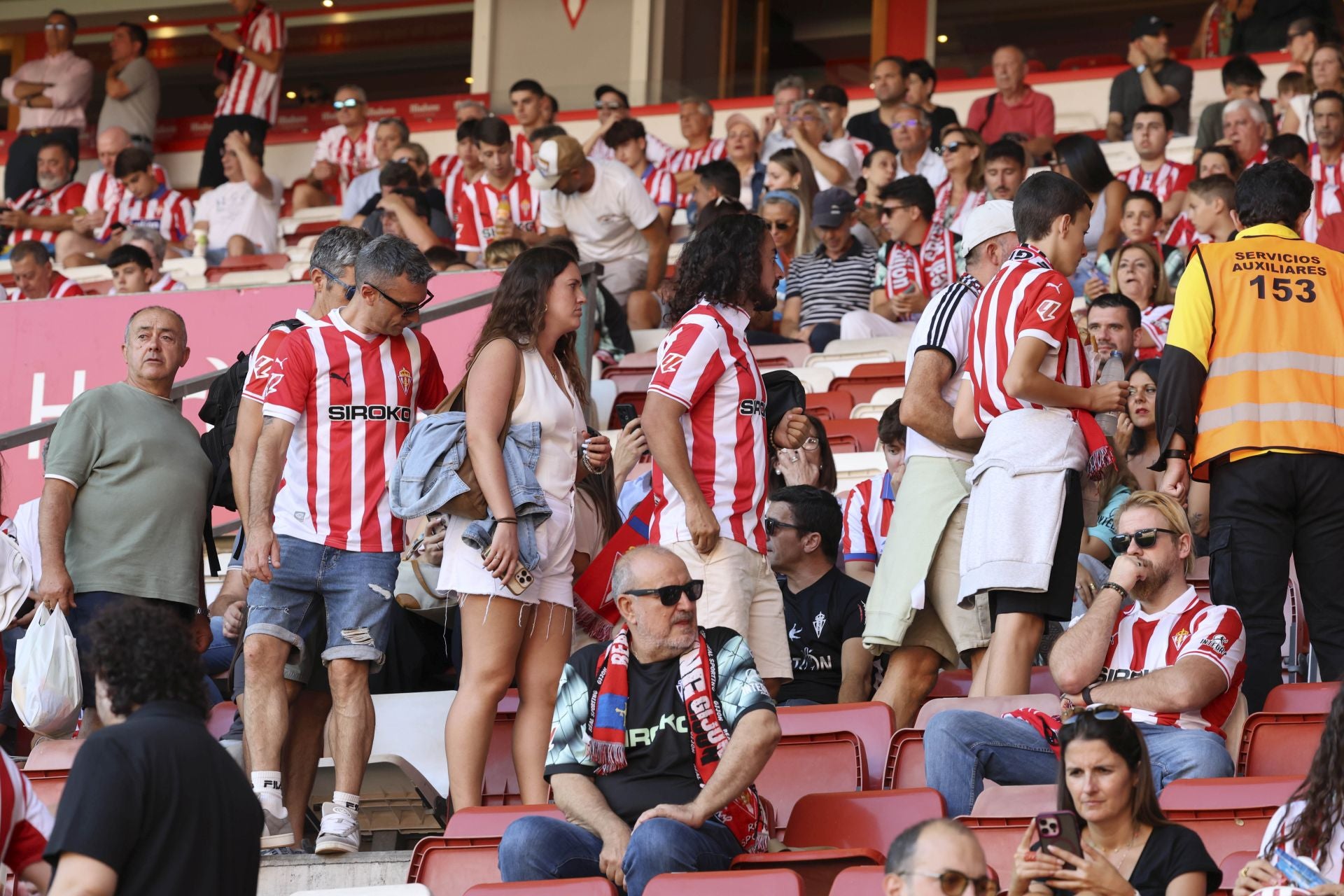¿Estuviste en el Sporting de Gijón - Burgos? ¡Búscate en las fotos!