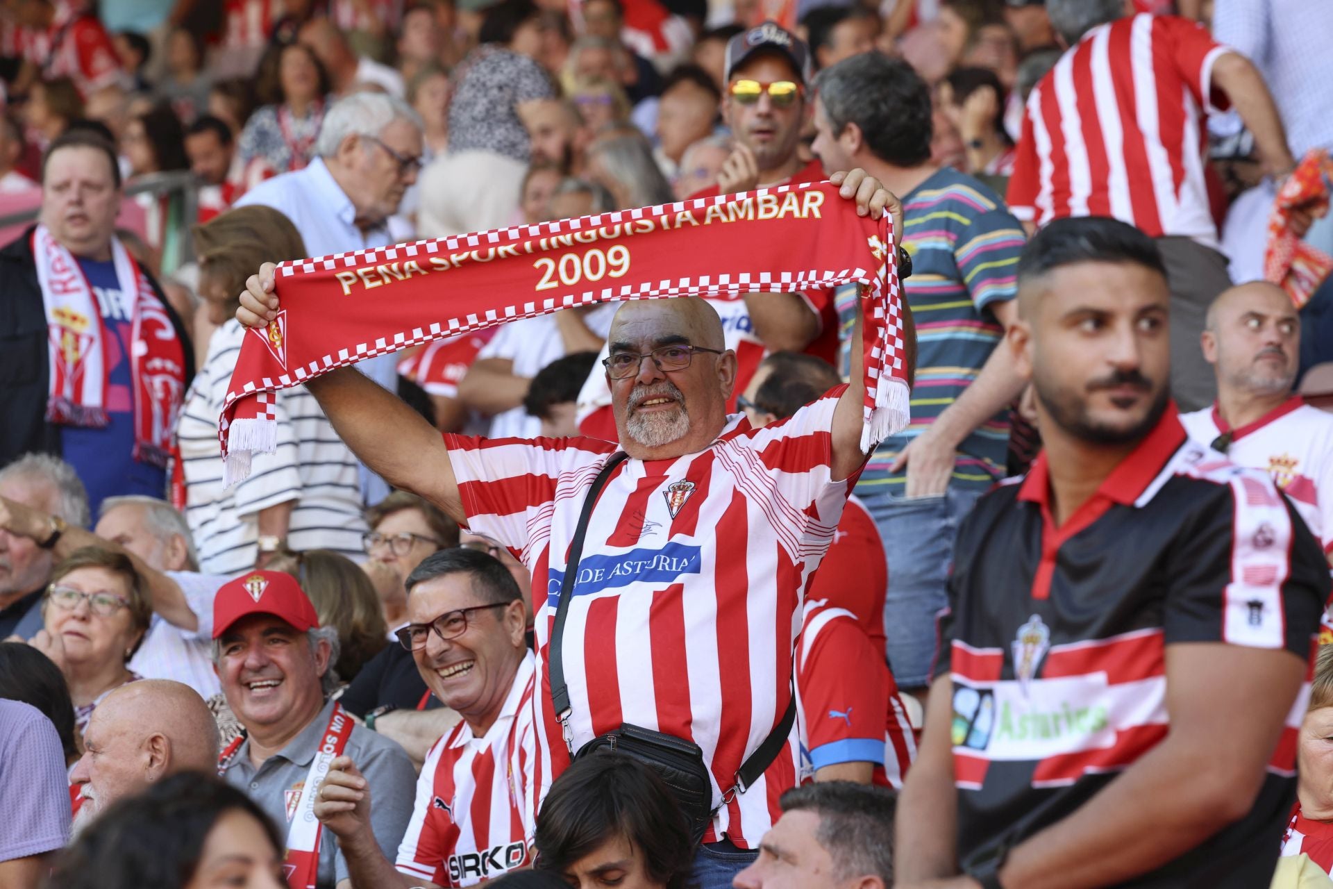 ¿Estuviste en el Sporting de Gijón - Burgos? ¡Búscate en las fotos!