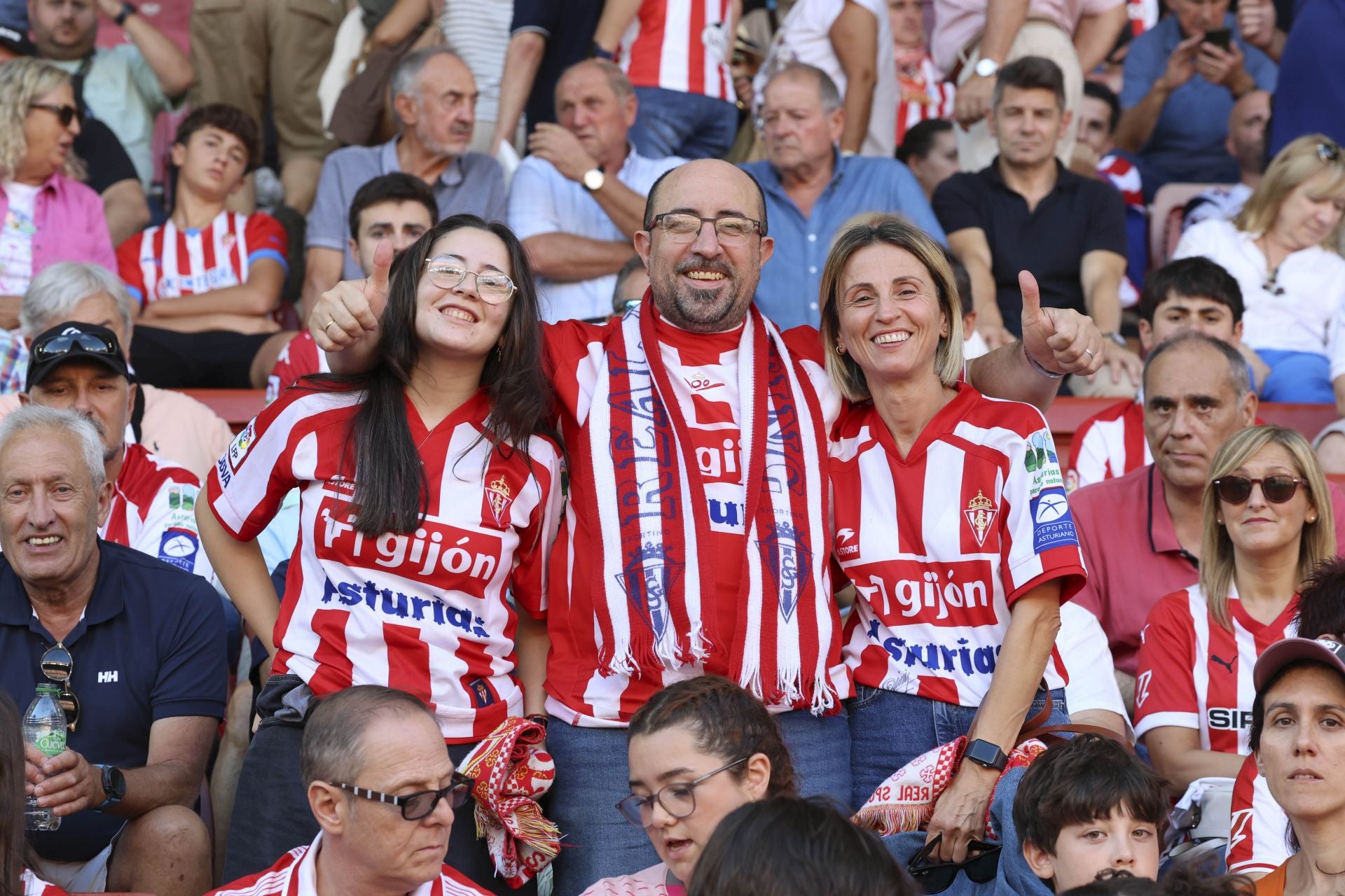 ¿Estuviste en el Sporting de Gijón - Burgos? ¡Búscate en las fotos!