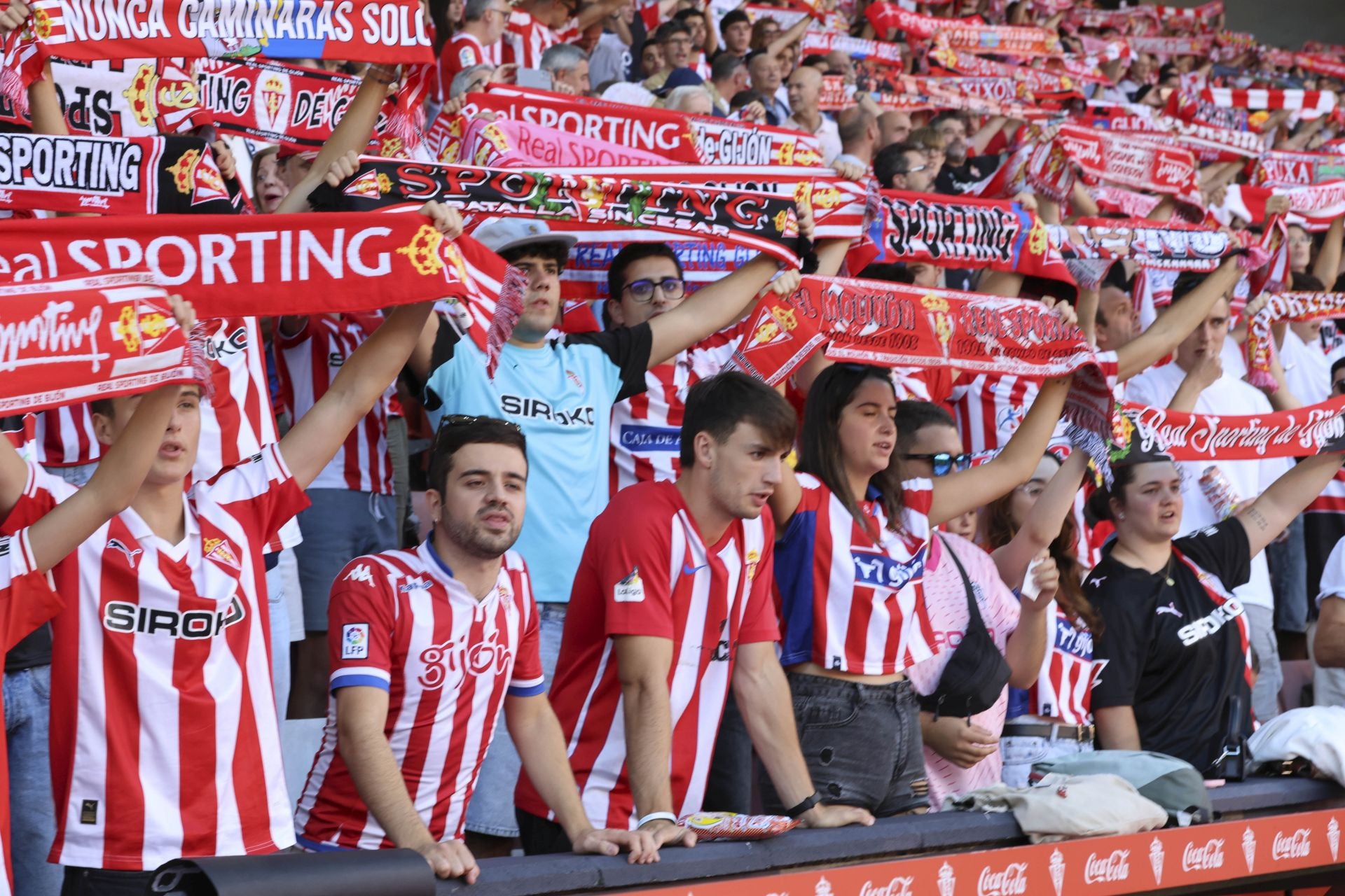 ¿Estuviste en el Sporting de Gijón - Burgos? ¡Búscate en las fotos!