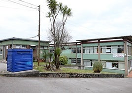 La entrada del Colegio de Educación Especial de Latores.