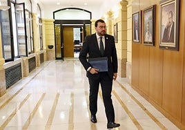 Adrián Barbón, esta mañana antes de la reunión del Consejo de Gobierno.