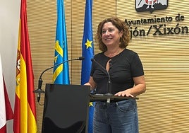La portavoz del PSOE en el Ayuntamiento de Gijón, Carmen Eva Pérez.