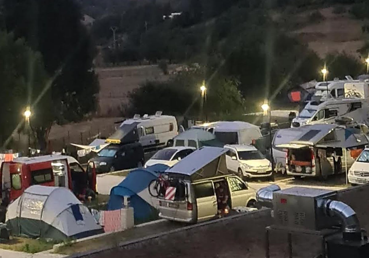 El camping de Villamorey, a pleno rendimiento en el mes de agosto.