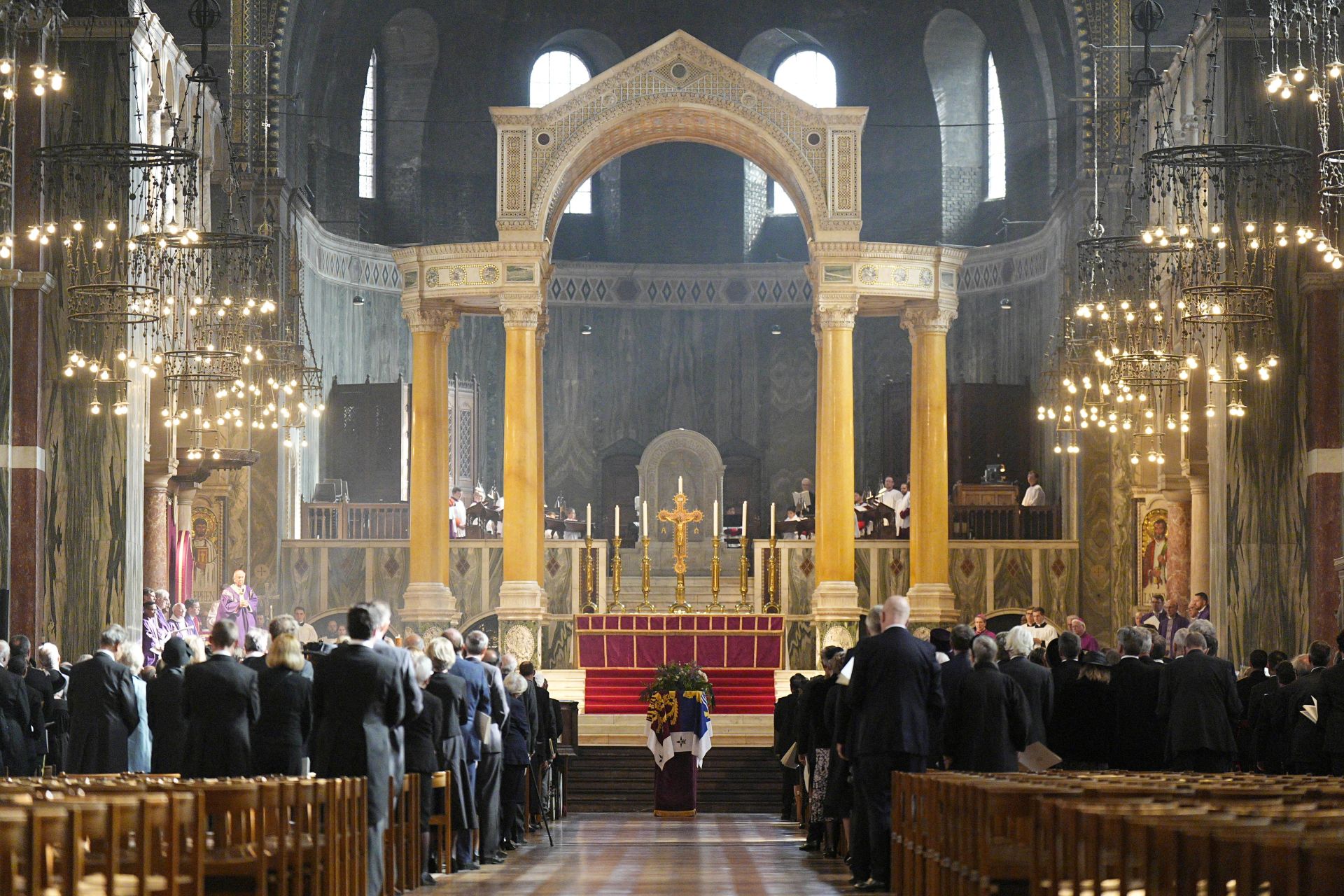 Las imágenes del funeral de la duquesa de Kent