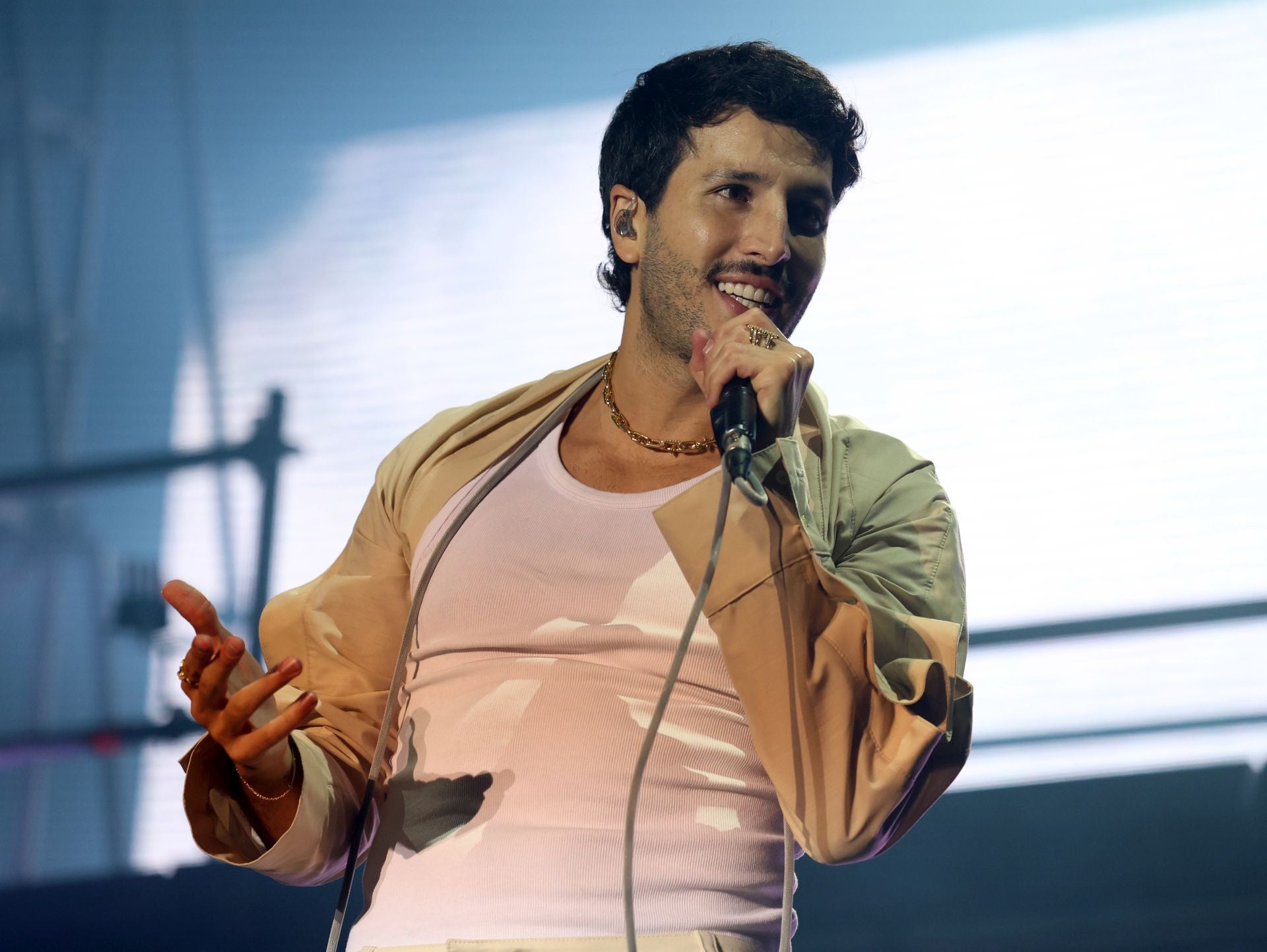 Sebastián Yatra llena La Ería en Oviedo