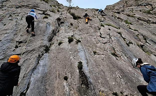 Durante el Encuentro habrá clases de escalada en dos niveles: iniciación y avanzado.