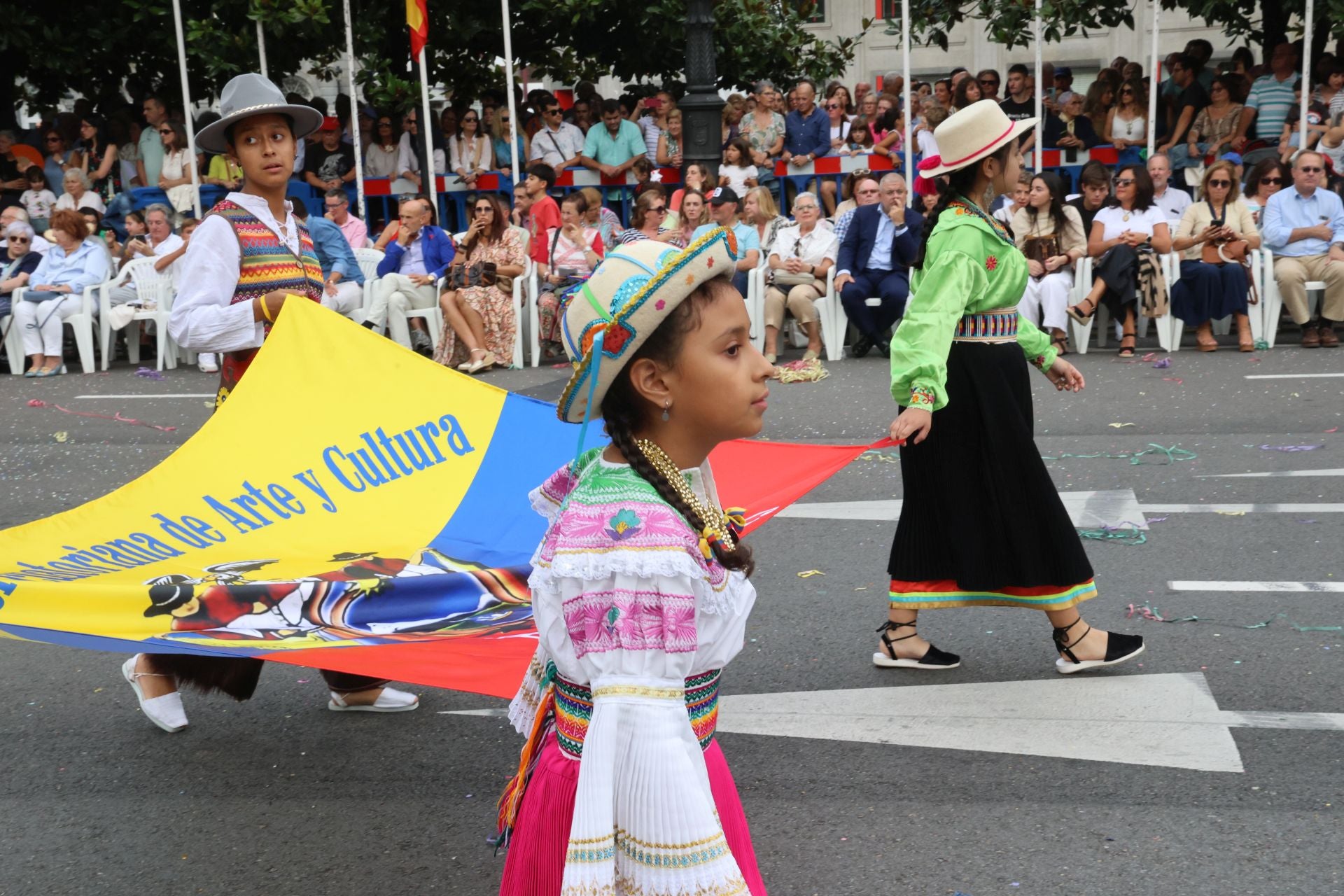 El desfile del Día de América en Asturias 2025, en imágenes