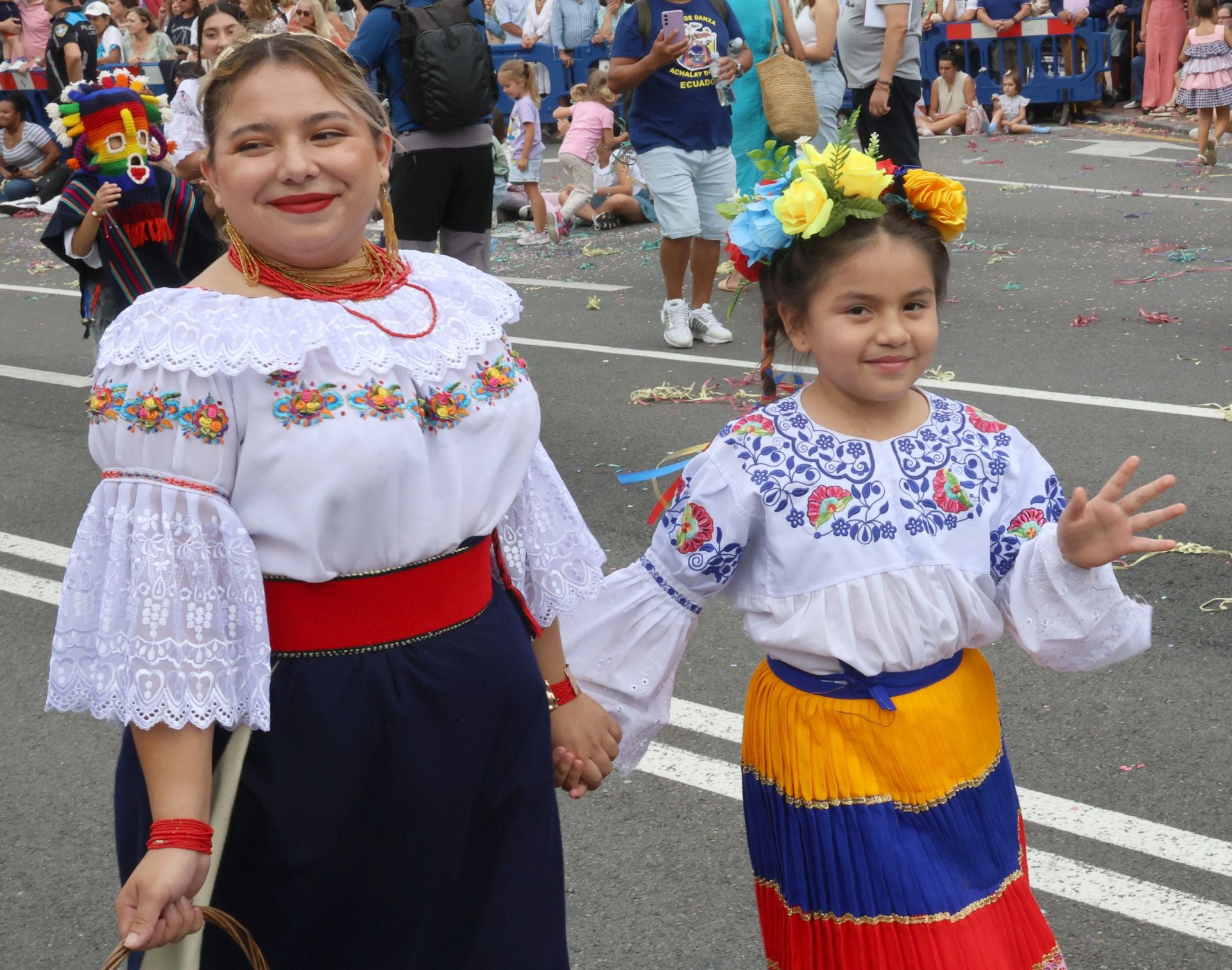 El desfile del Día de América en Asturias 2025, en imágenes