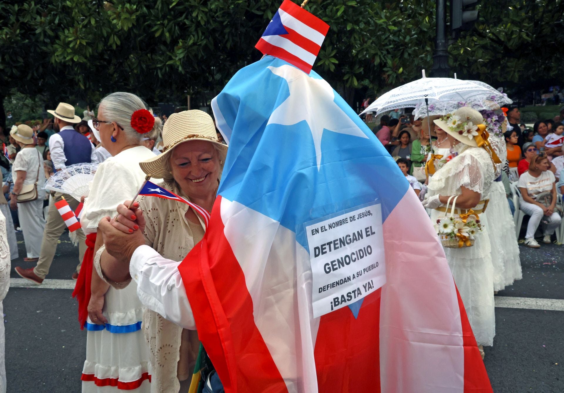 El desfile del Día de América en Asturias 2025, en imágenes