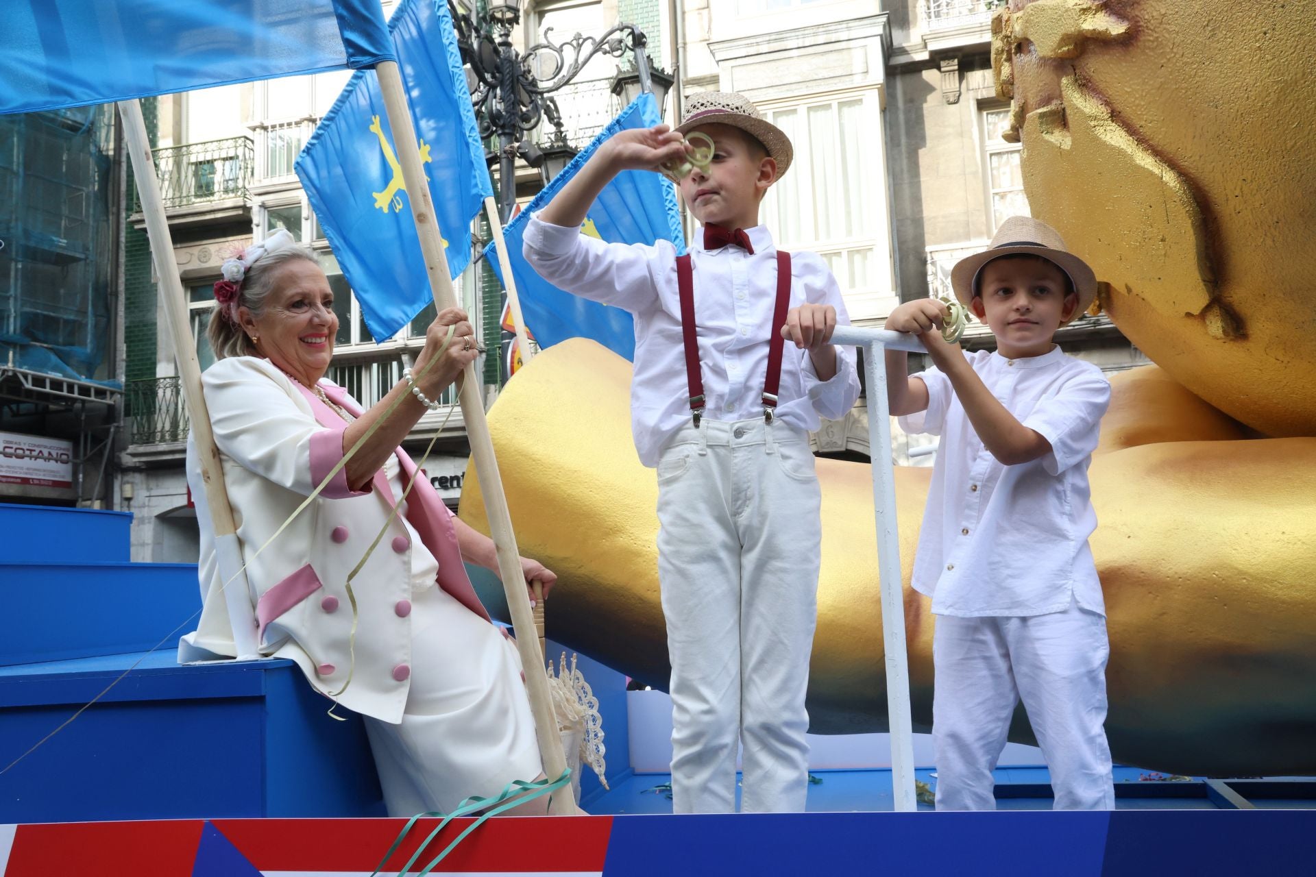 El desfile del Día de América en Asturias 2025, en imágenes