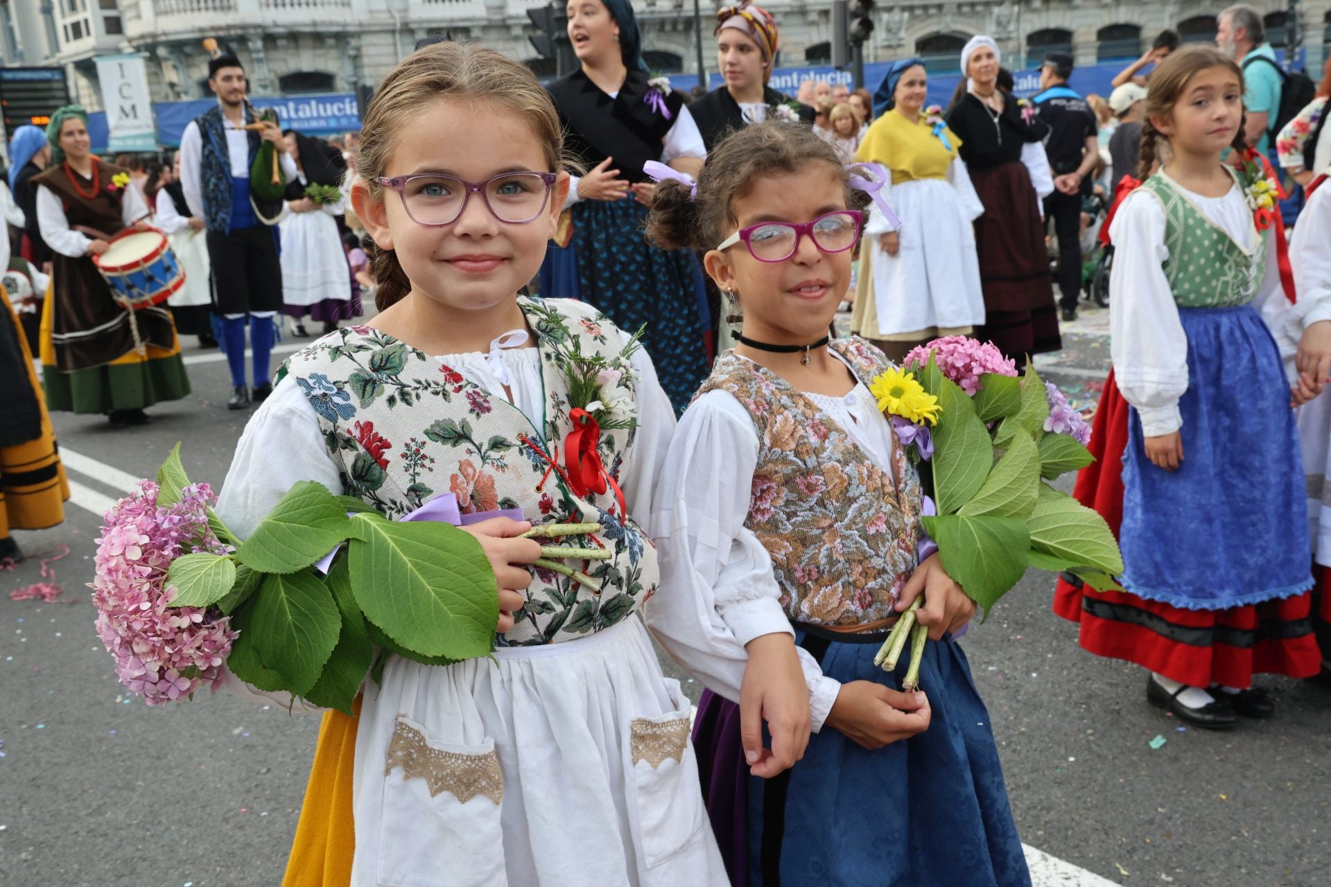 El desfile del Día de América en Asturias 2025, en imágenes