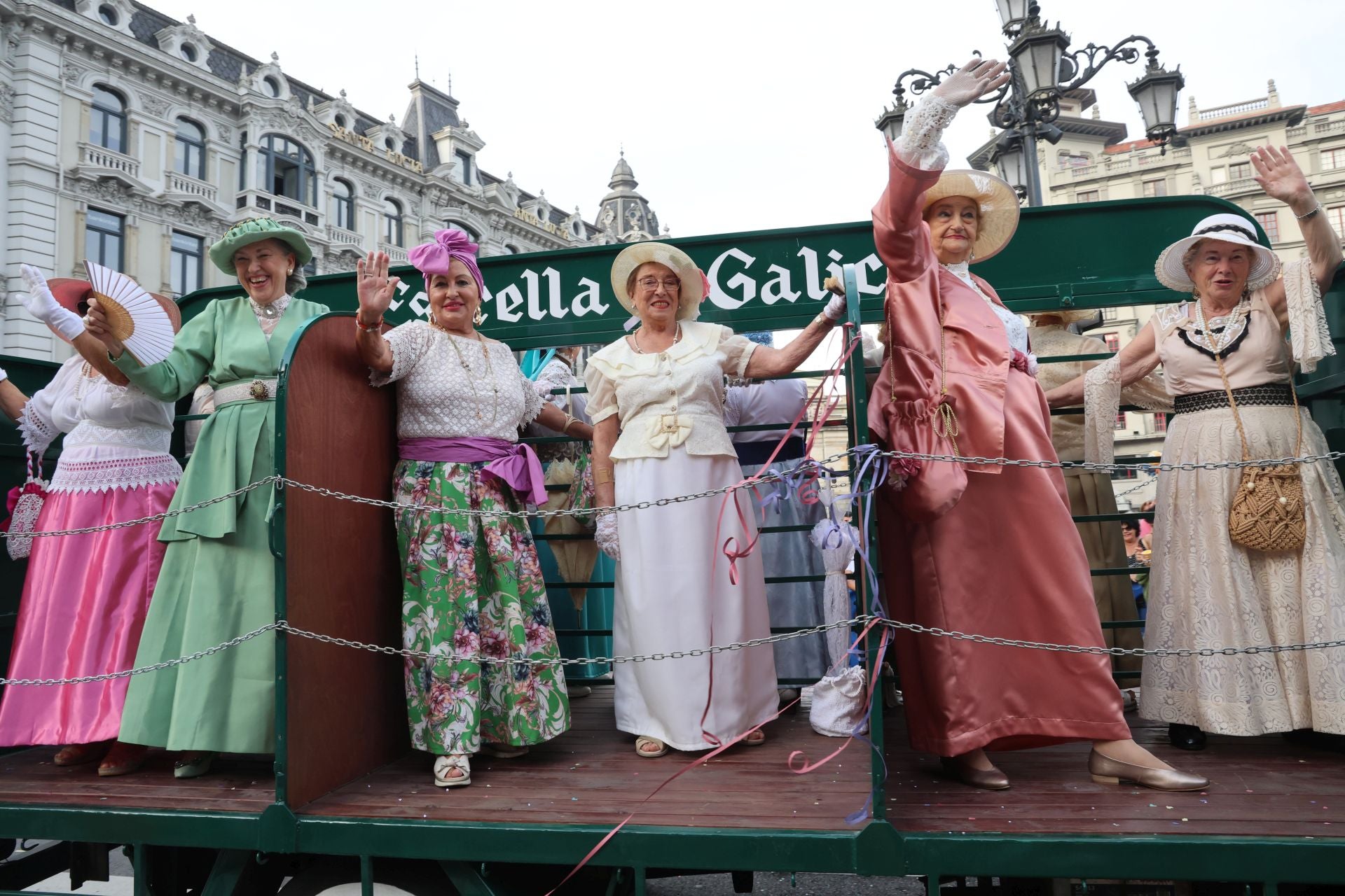 El desfile del Día de América en Asturias 2025, en imágenes