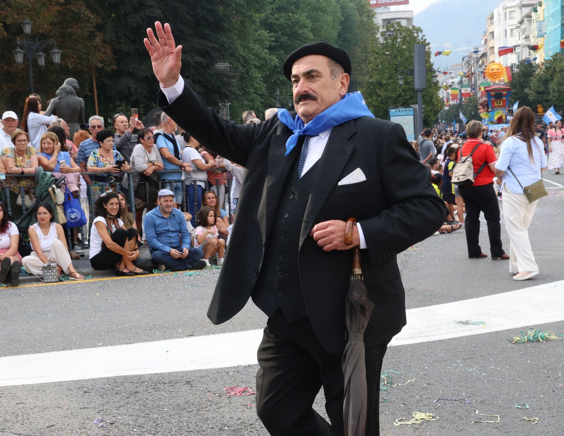 El desfile del Día de América en Asturias 2025, en imágenes