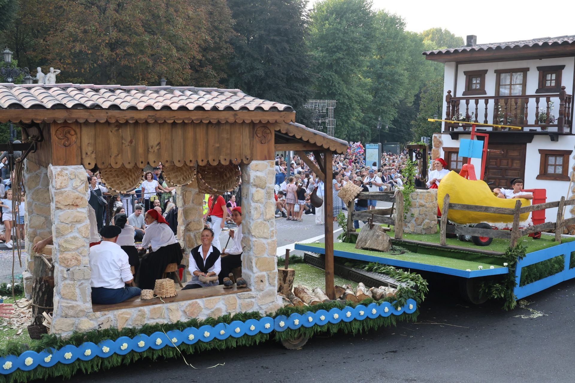 El desfile del Día de América en Asturias 2025, en imágenes