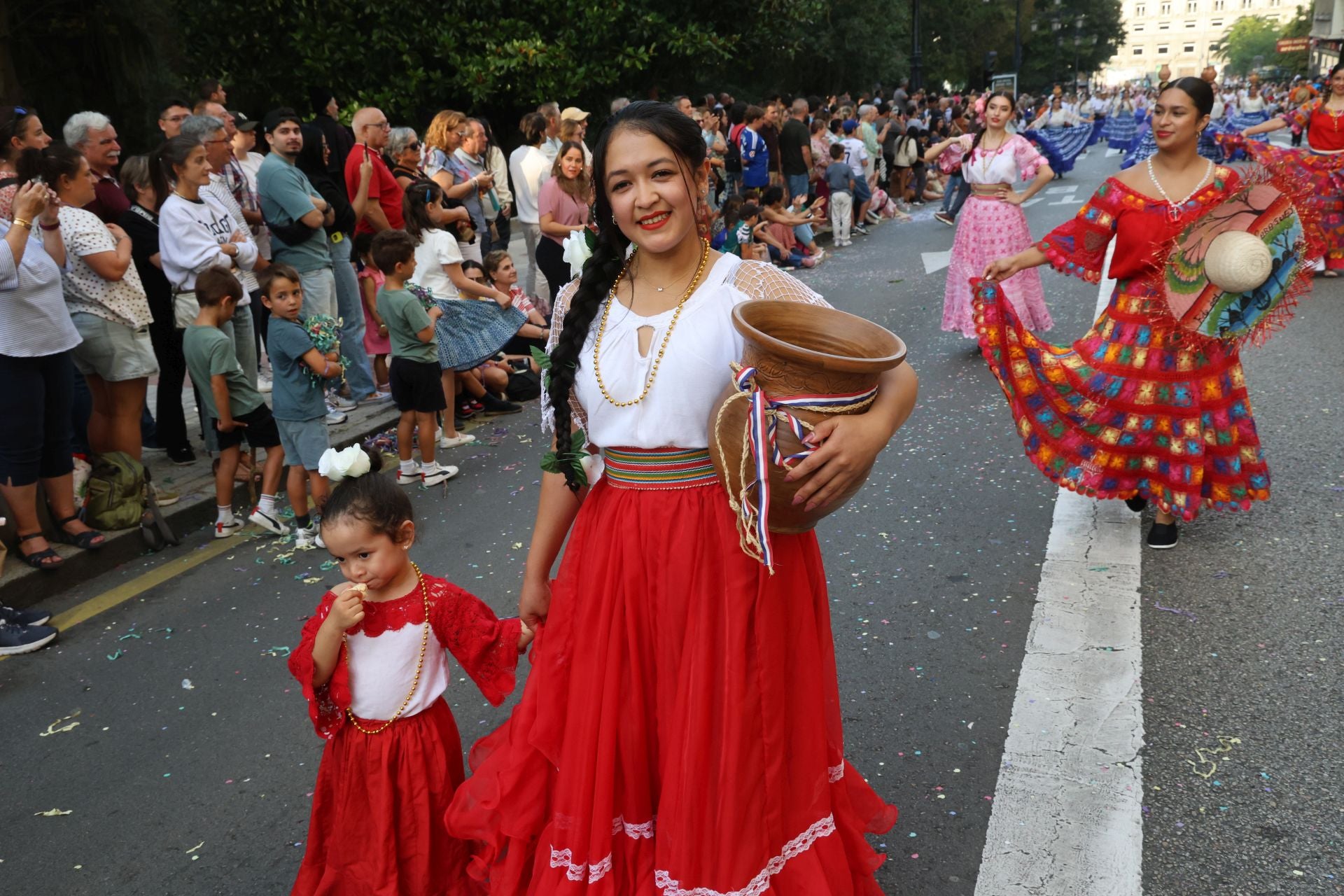 El desfile del Día de América en Asturias 2025, en imágenes