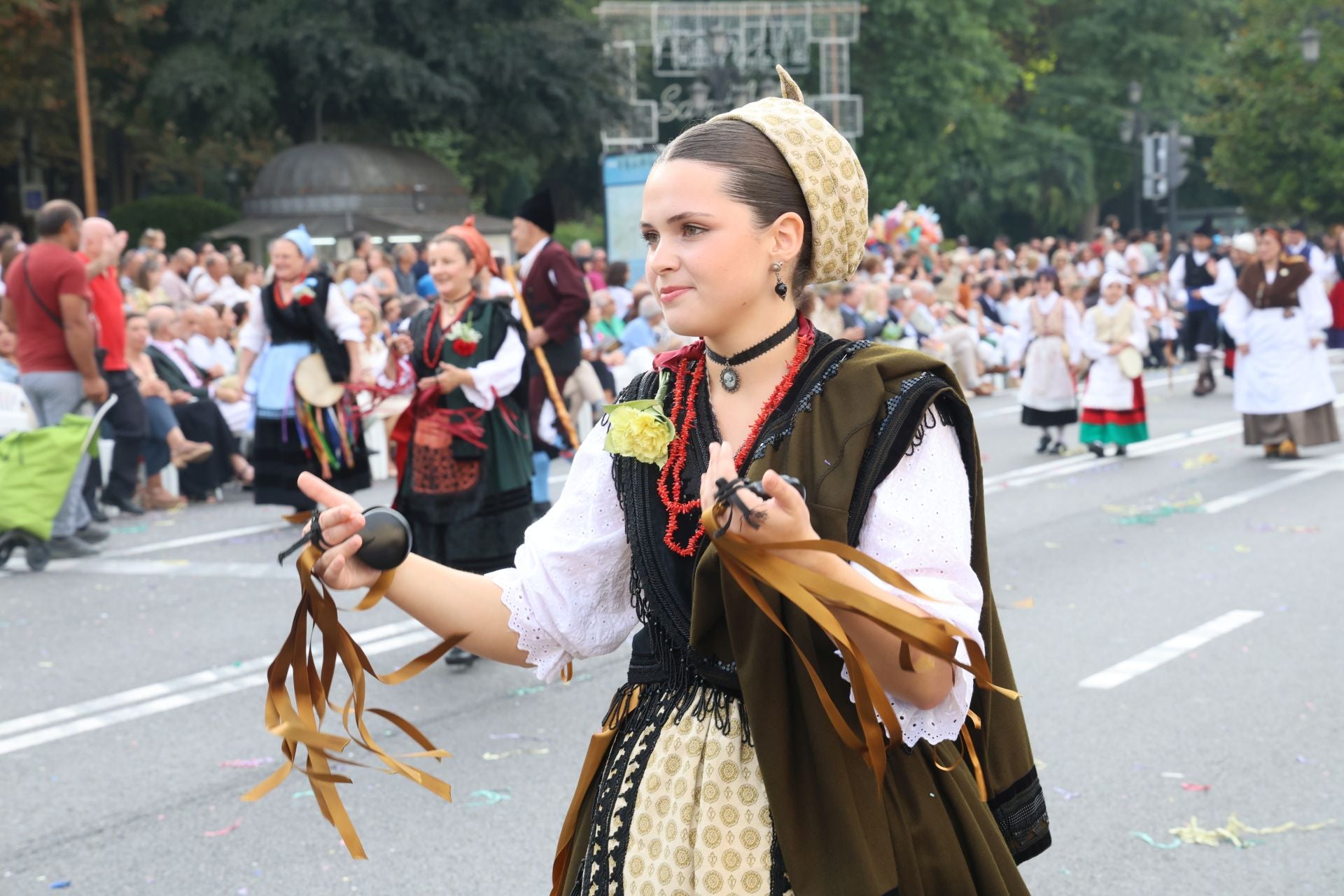 El desfile del Día de América en Asturias 2025, en imágenes