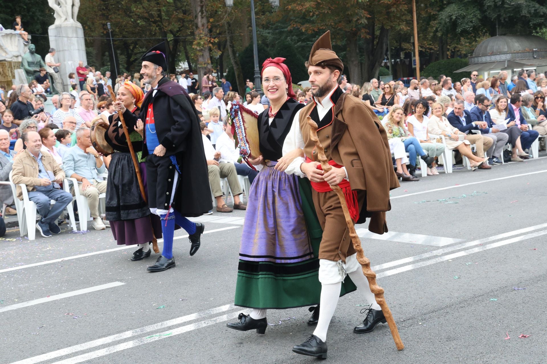 El desfile del Día de América en Asturias 2025, en imágenes