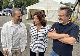 El alcalde de Siero, Ángel García; la diputada regional del PP, Beatriz Polledo; y el concejal Juan Luis Berros, en Agrosiero, donde ambos no llegaron a saludarse.