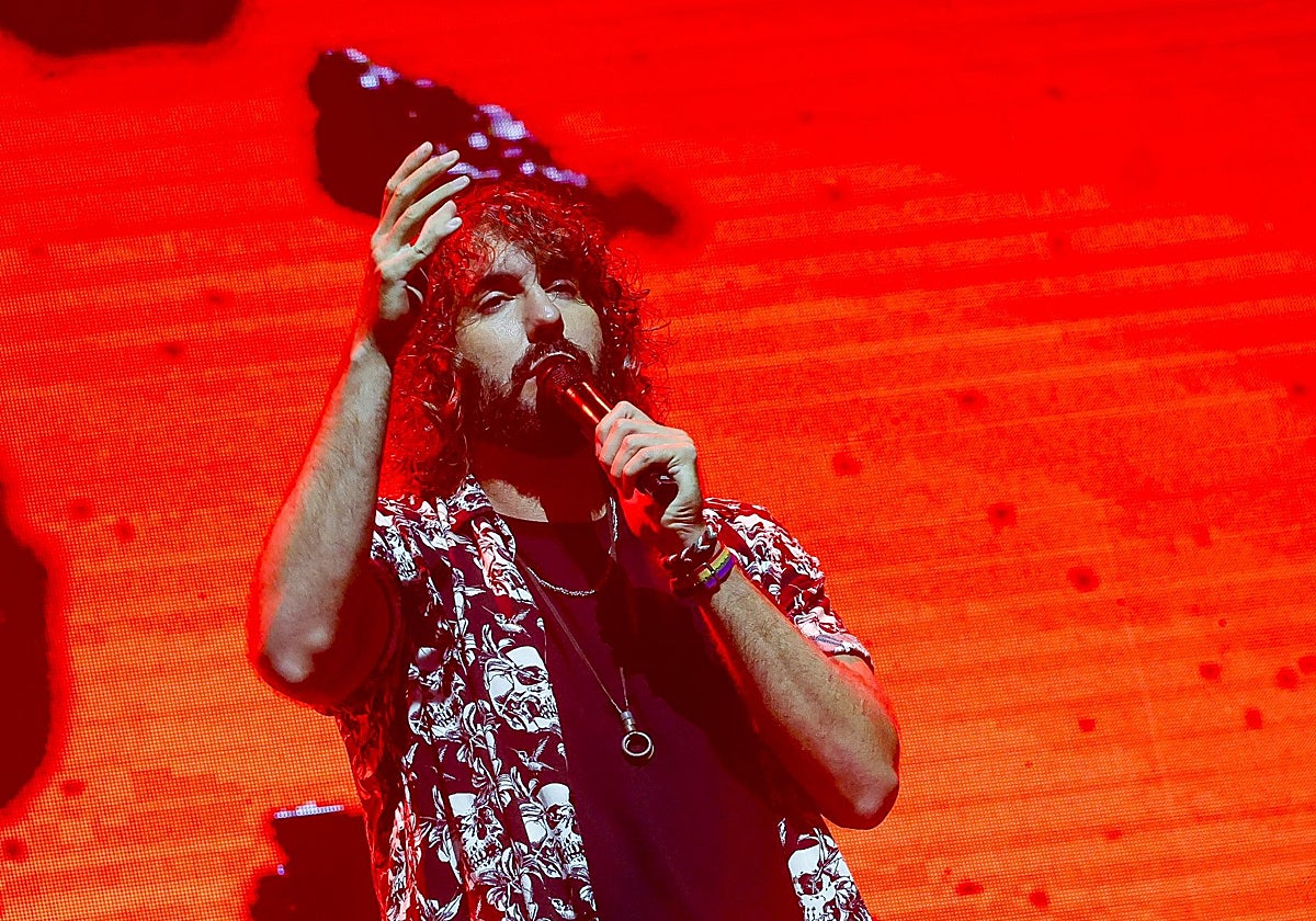 Mikel Izal, en plena actuación.