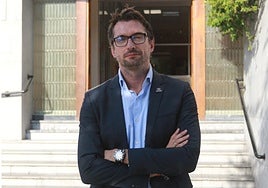 Aitor Castaño, exalumno, profesor y ahora director del centro.