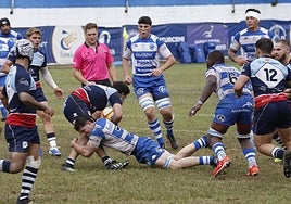 Una jugada del encuentro entre Pasek Belenos y Fénix Zaragoza en el Muro de Zaro.