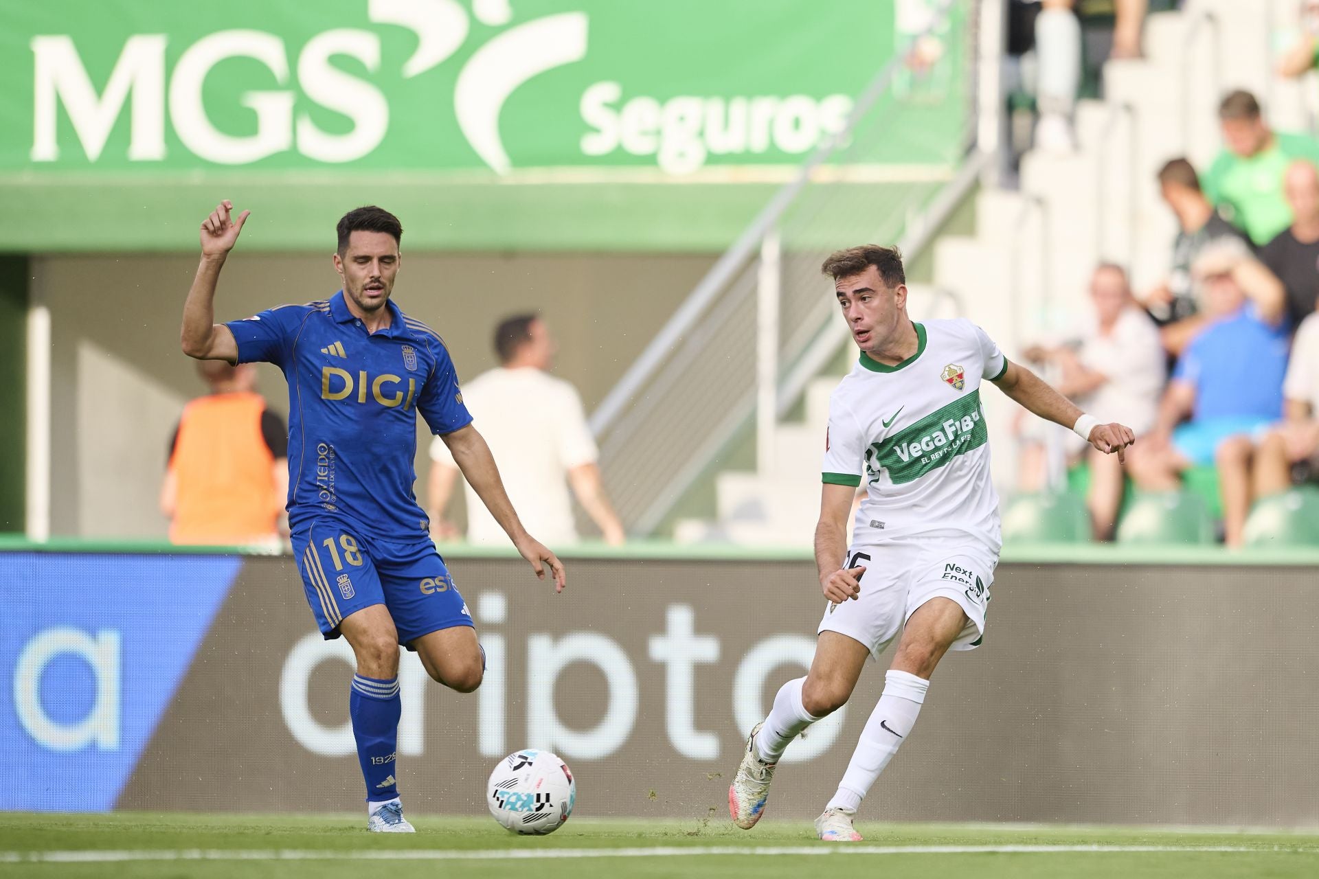 Las mejores imágenes del Elche - Real Oviedo
