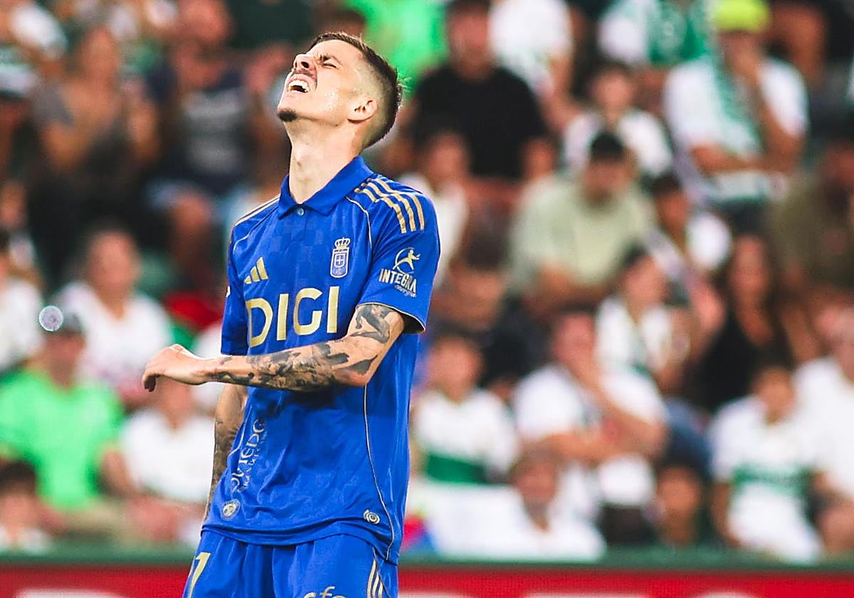 Ilic se lamenta después de una acción.