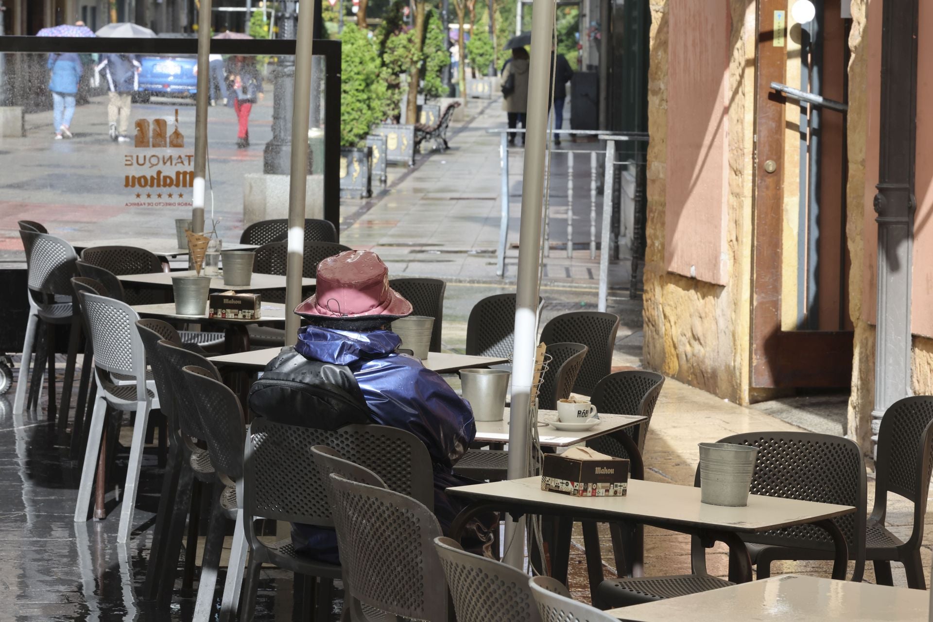 Lluvia, frío y viento: las imágenes de cómo Asturias da la bienvenida al otoño