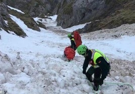 Un rescate del GREIM de Cangas de Onís.