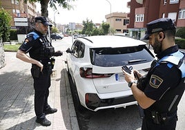 Un agente de la Policía Local de Castrillón.