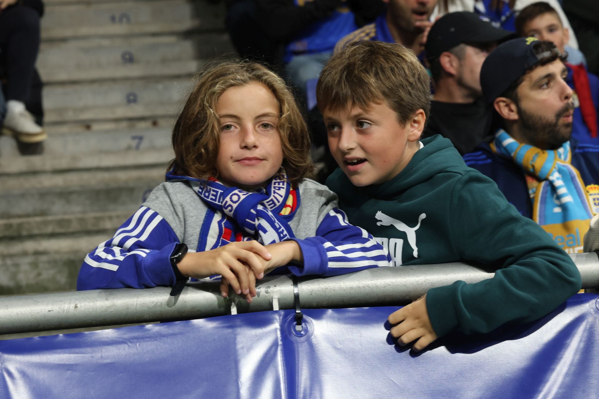 ¿Estuviste en el Real Oviedo - Barcelona? ¡Búscate en las imágenes!