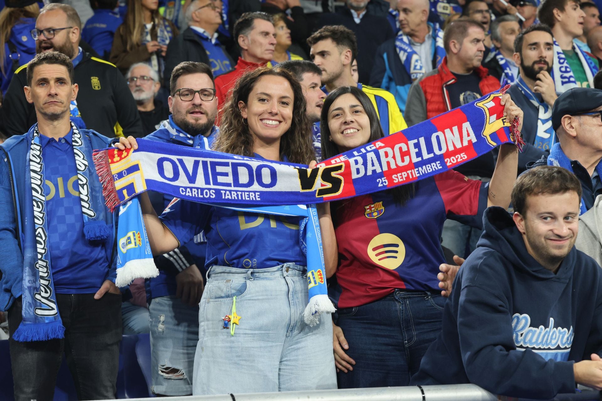 ¿Estuviste en el Real Oviedo - Barcelona? ¡Búscate en las imágenes!