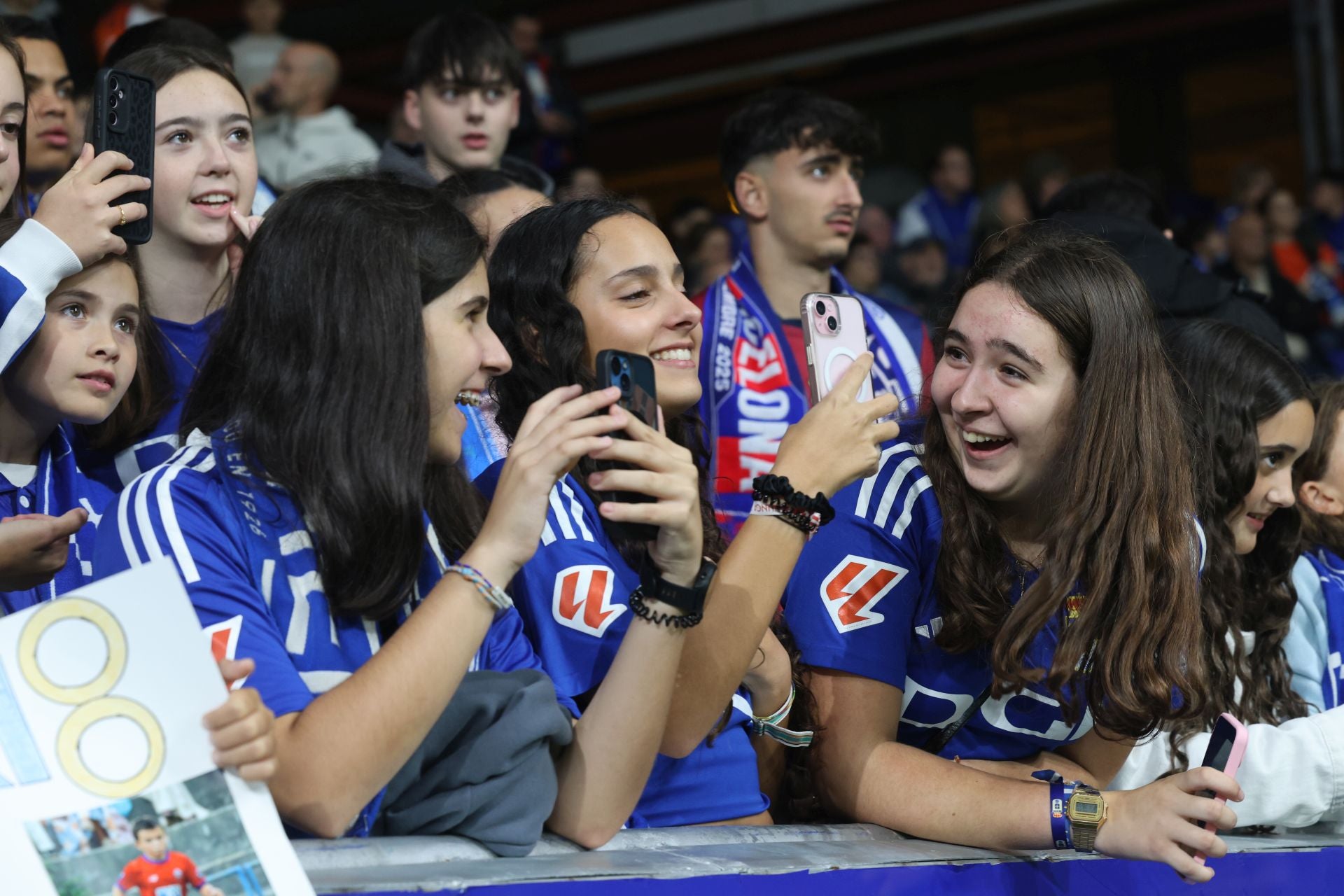 ¿Estuviste en el Real Oviedo - Barcelona? ¡Búscate en las imágenes!