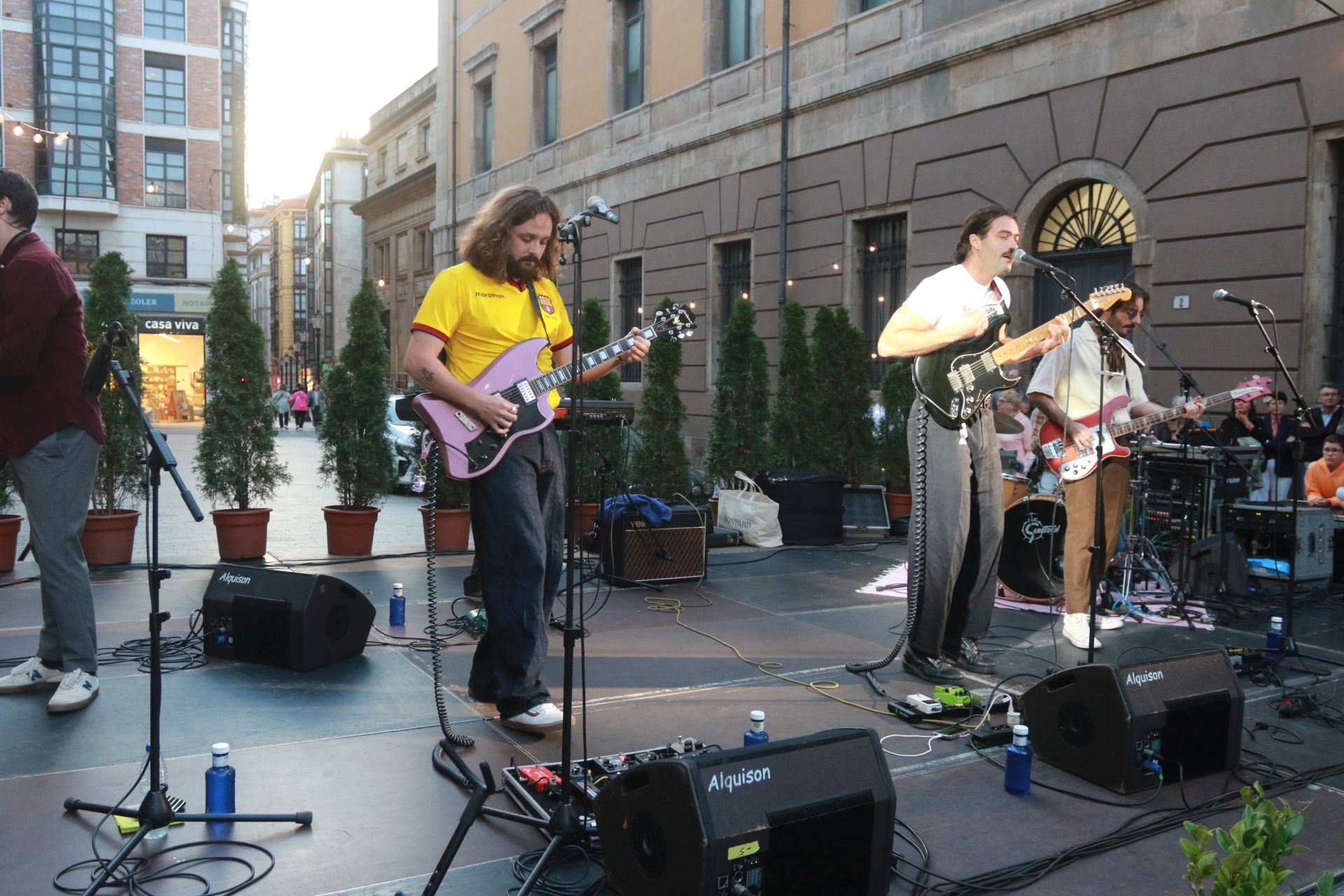 Música, arte y teatro en la Noche Blanca de Gijón