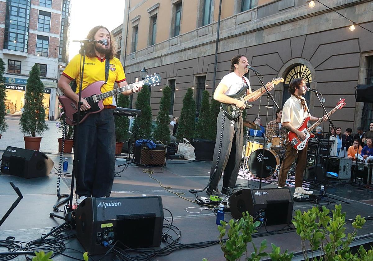 Música, arte y teatro en la Noche Blanca de Gijón